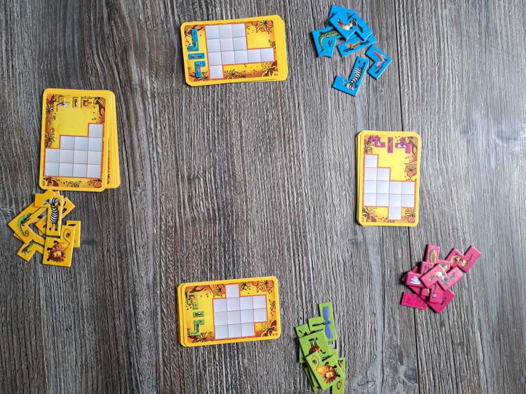 Spielaufbau bei 4 Spielenden.