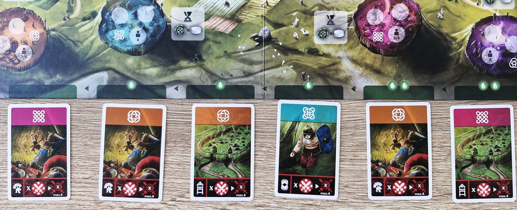 Eine der beiden Auslagen für den Kauf von Karten