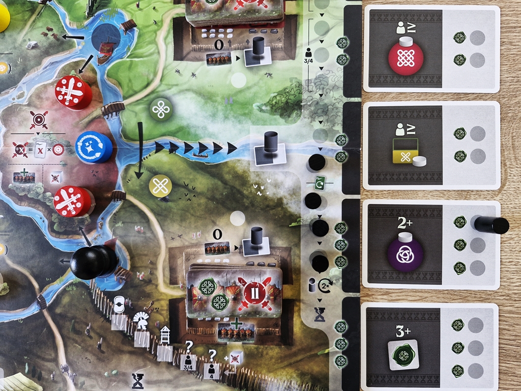 Die Wertungskarten werden mit Rundenmarkern aktiviert