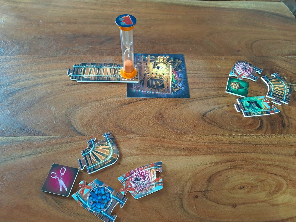 Gezeigt wird der Spielaufbau zu Spielbeginn