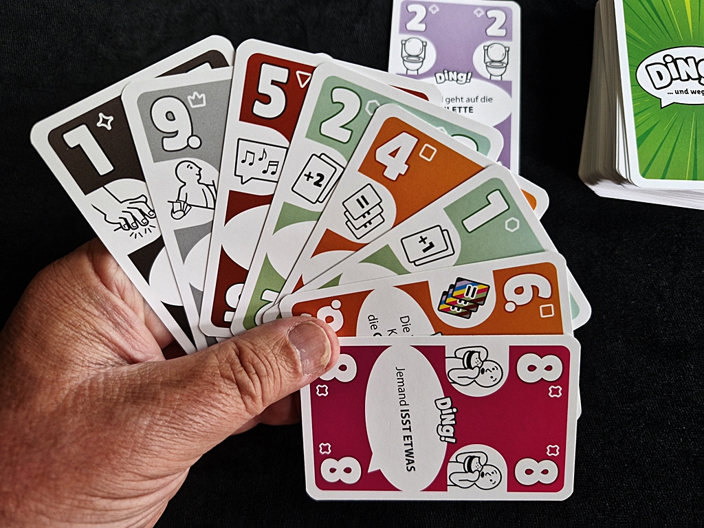 Startkartenhand mit acht Karten.