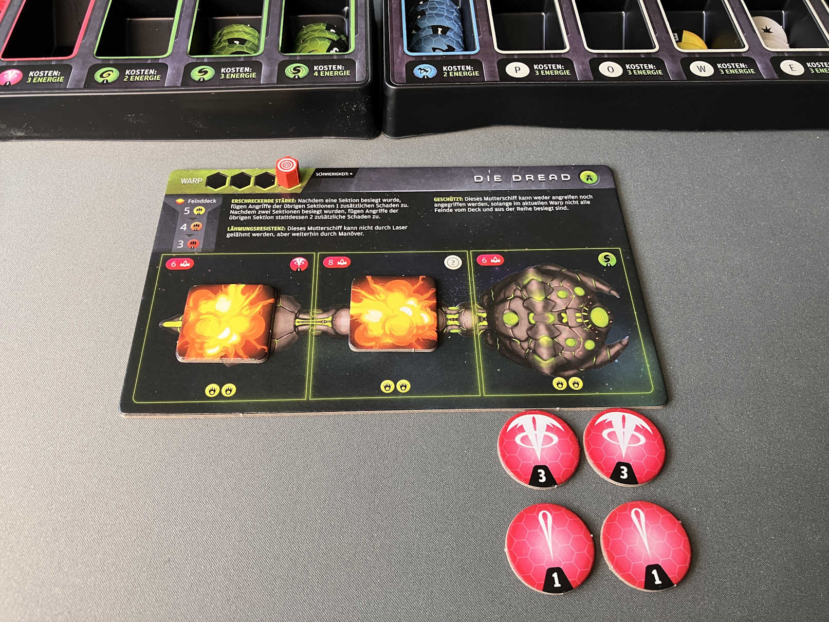 Zu sehen ist das besiegte feindliche Mutterschiff.