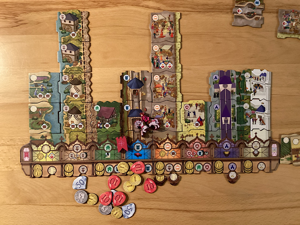 Am Ende der Partie wird das gesammelte Geld gezählt..