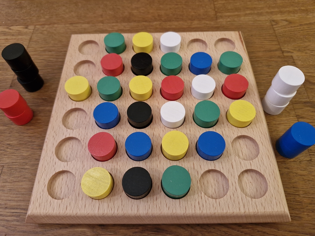 Spielsituation. Einige Steine wurden bereits entnommen