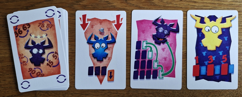 Ein Stapel Karten Zahlenverdreher und drei Sonderkarten