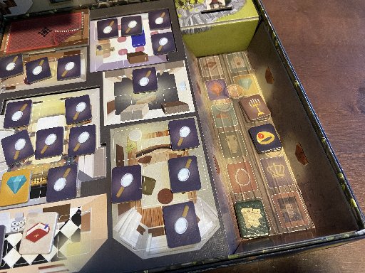 Zwei Plättchen wurden im Keller abgelegt