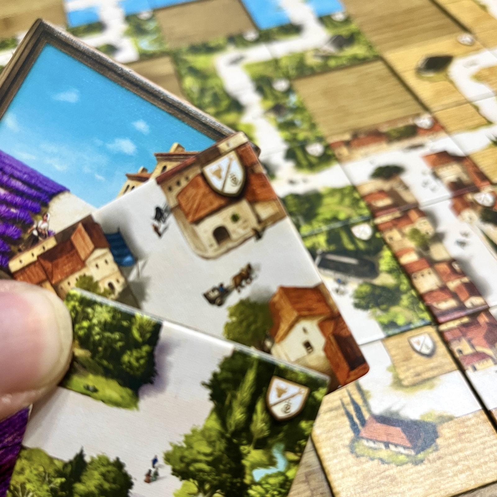 von der Hand auf den Spieltisch 