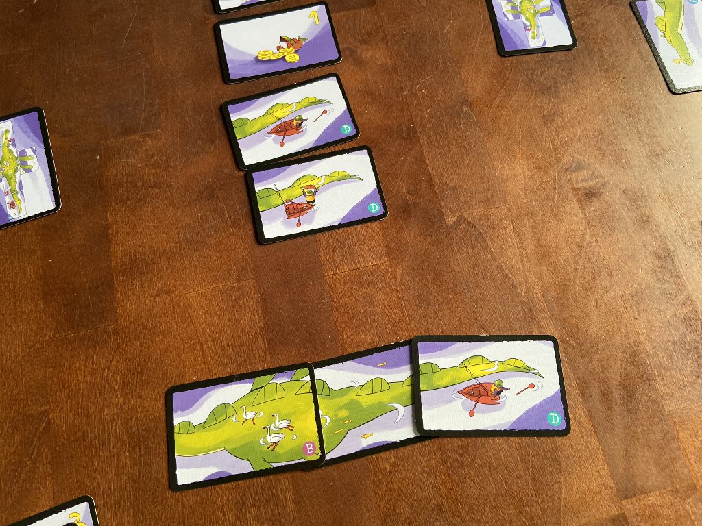 Blick auf den Spieltisch. Ich habe mich verzockt, den es liegen 3 gleiche Körperteile von Nessie aus.