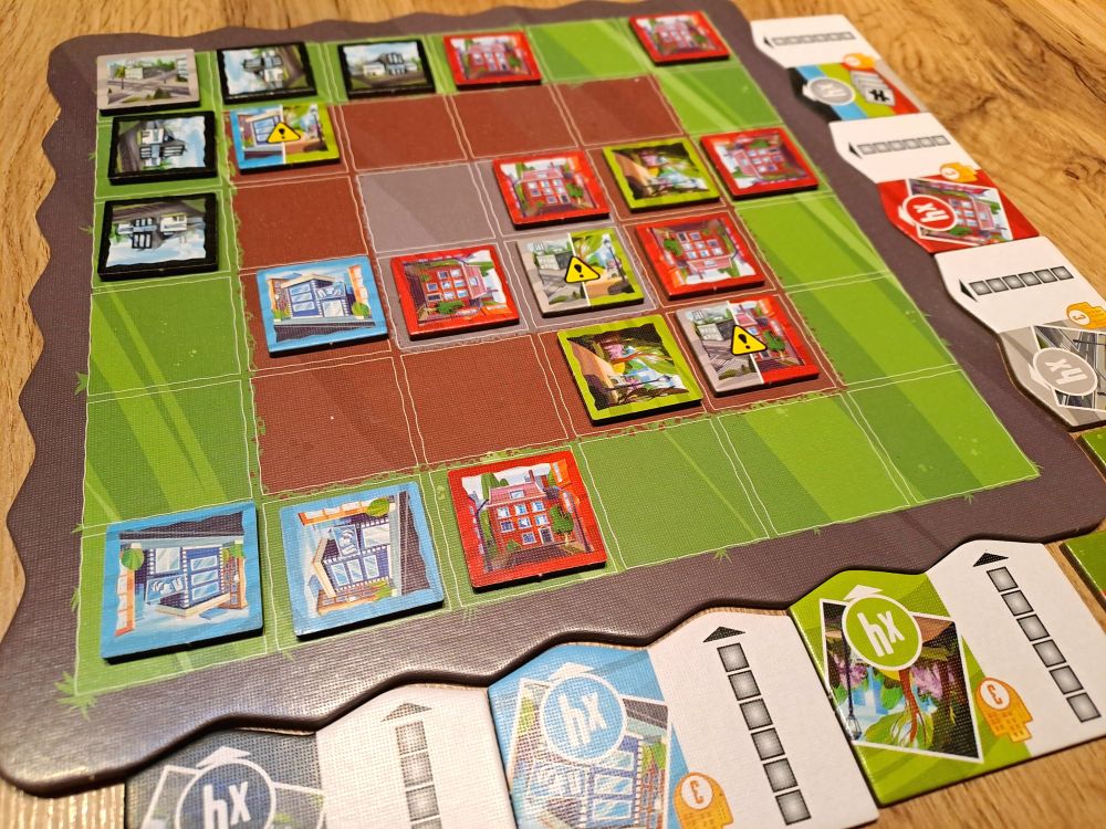 Blick auf ein Spieltableau.