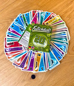 Der handliche Spielekarton mit dem gesamten Inhalt