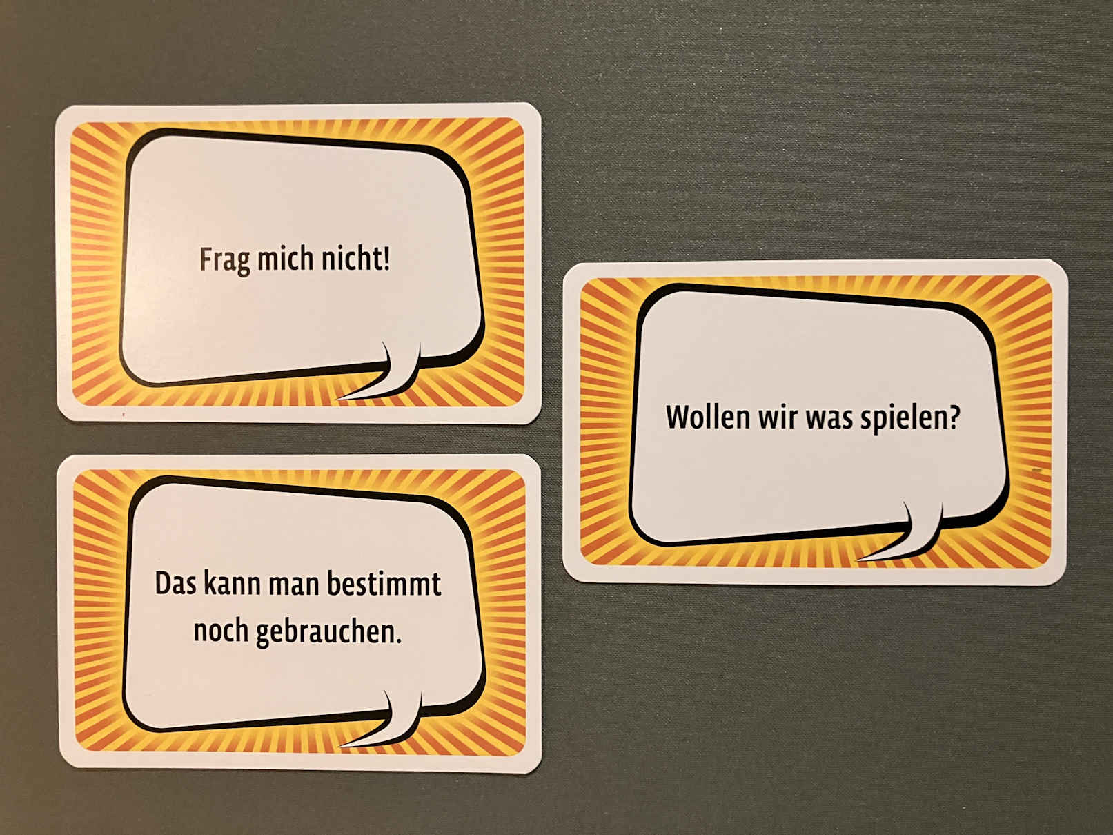 3 Textkarten als Beispiel ausliegend