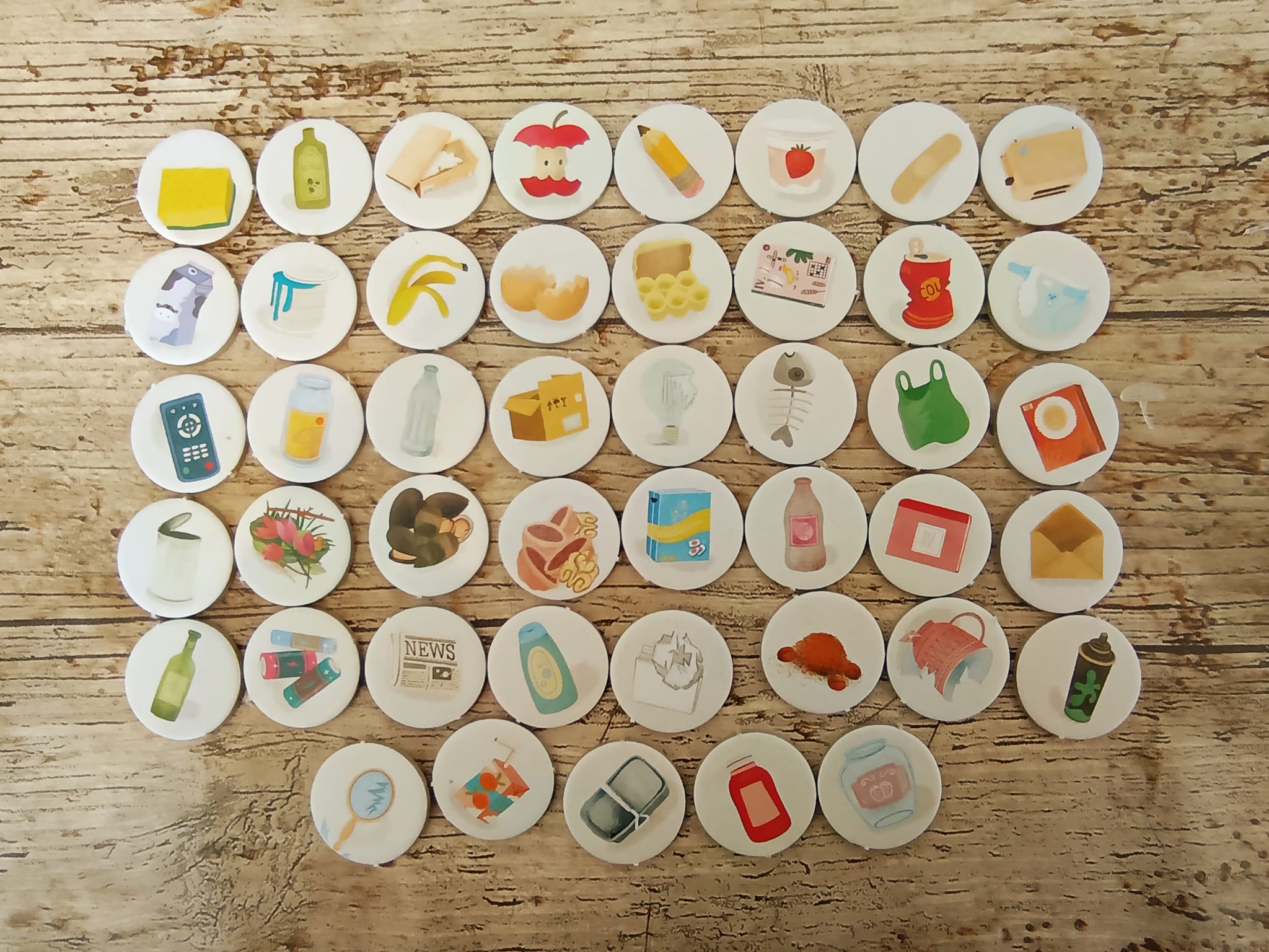 Die Gegenstände auf den Plättchen kann man nicht immer gut erkennen. 