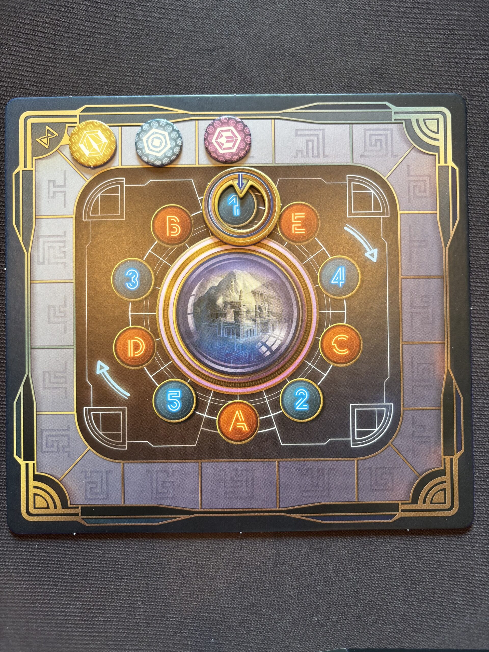 Spielplan für drei Personen vorbereitet.