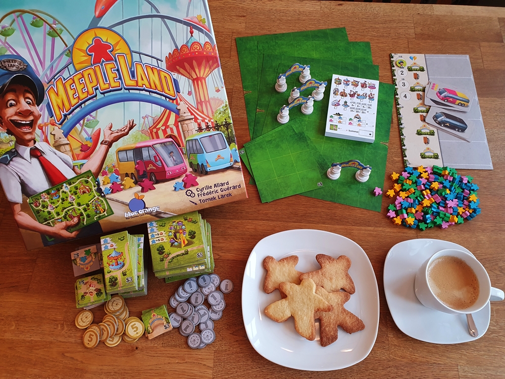 Spielkarton und Inhalt