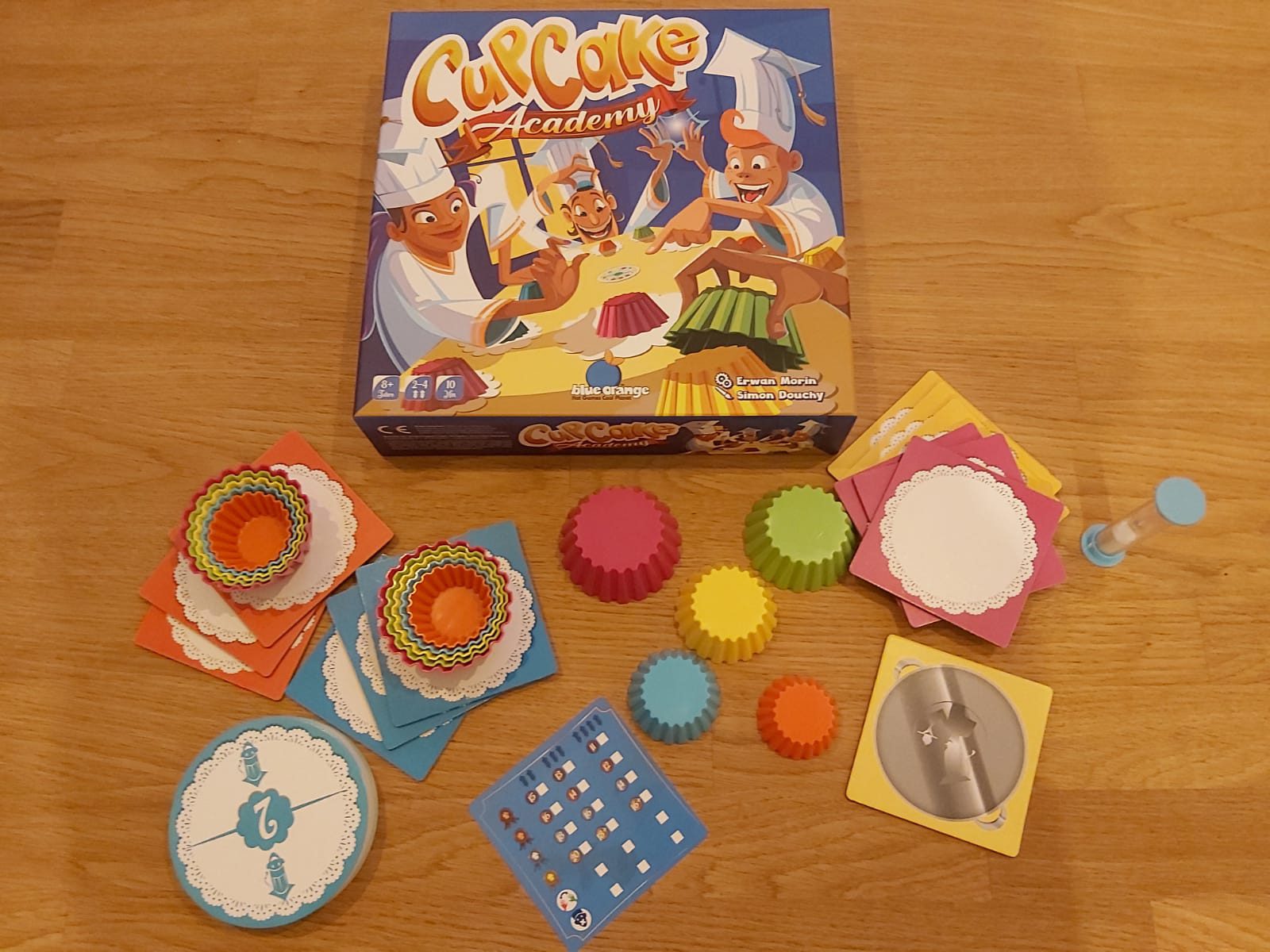 Zu sehen ist das gesamte Material von Cupcake Academy