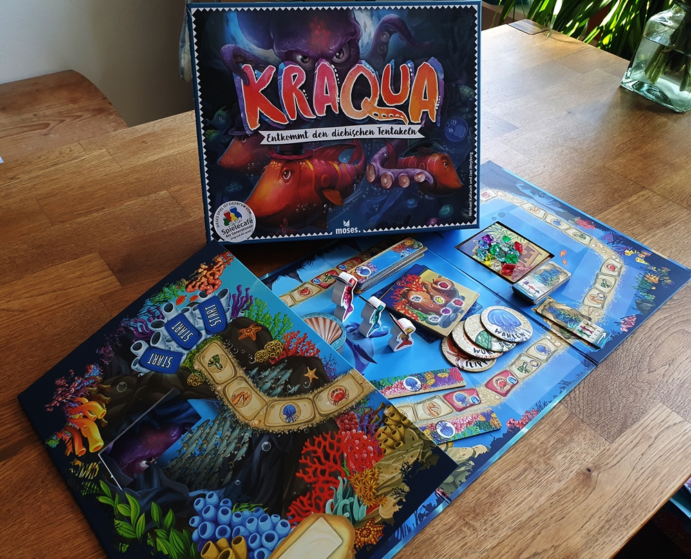 Spielkarton mit Inhalt