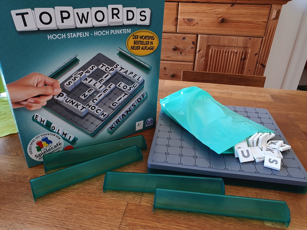 Spielschachtel und Inhalt