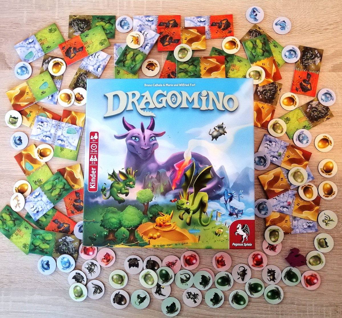 Spieleschachtel und Inhalt