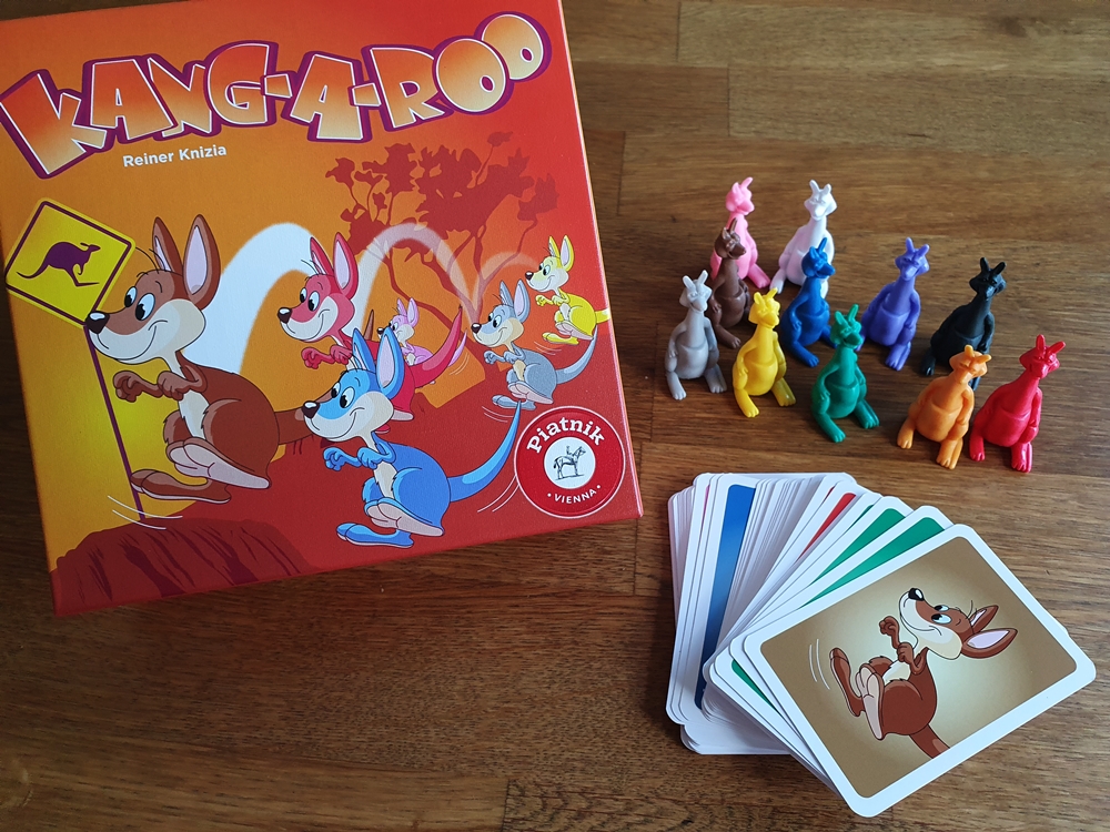 Spielkarton mit Inhalt