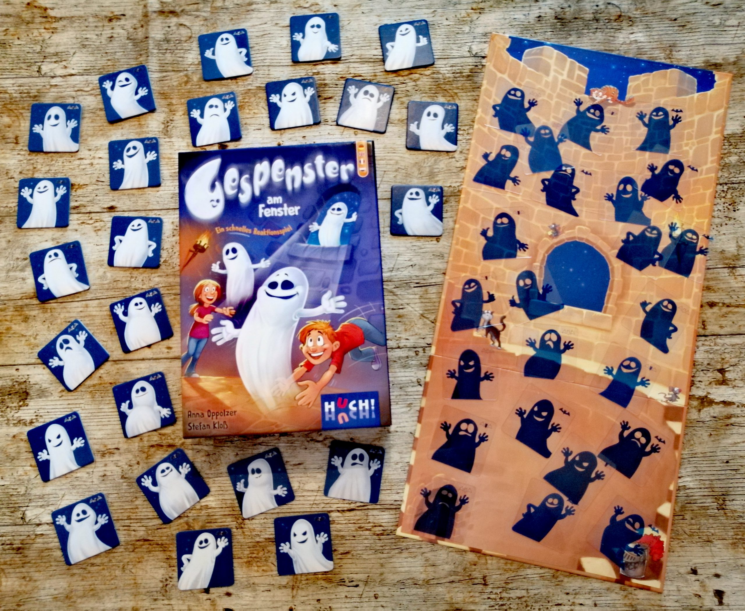 Spieleschachtel mit Inhalt