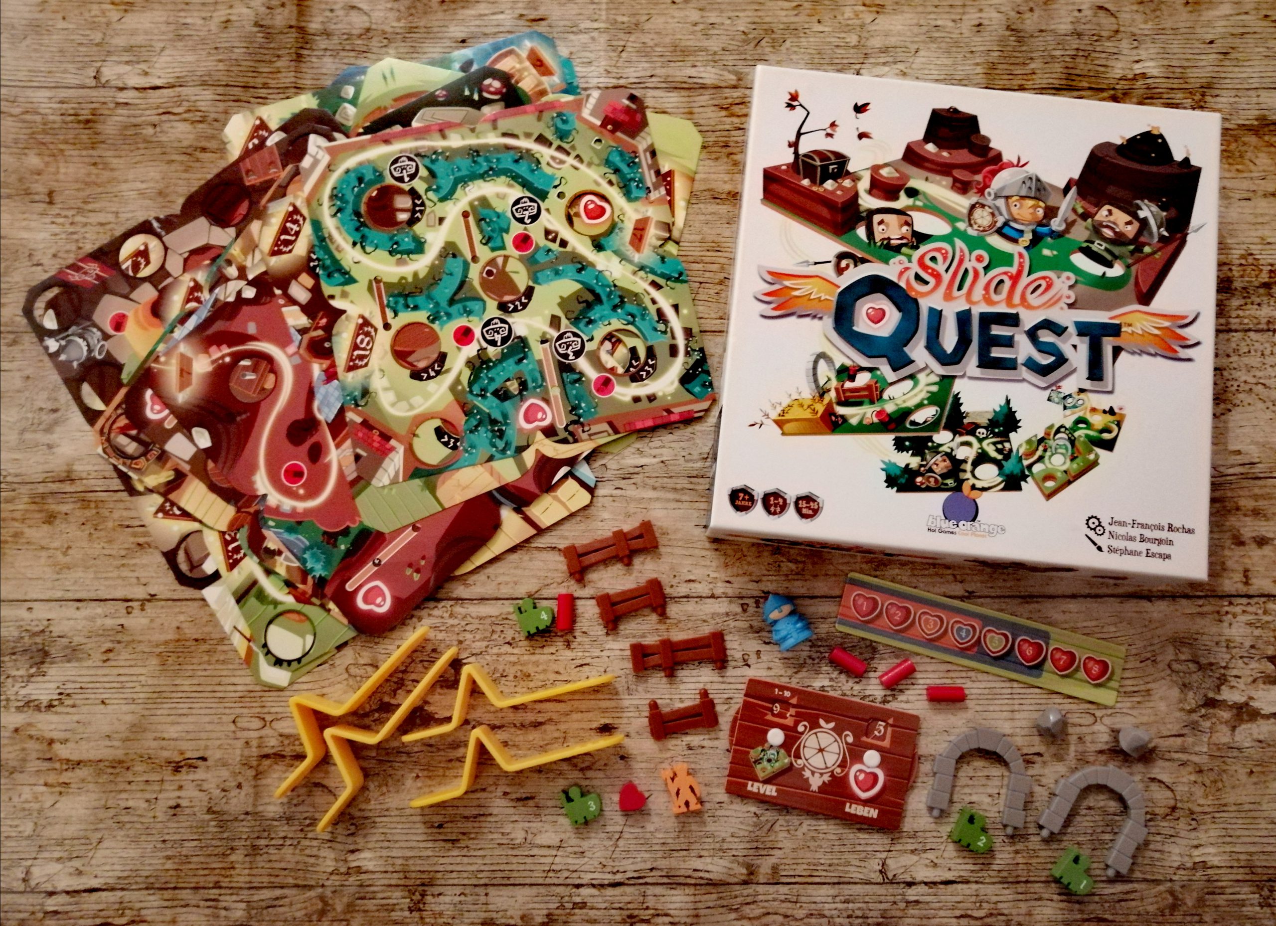 Spieleschachtel mit Inhalt