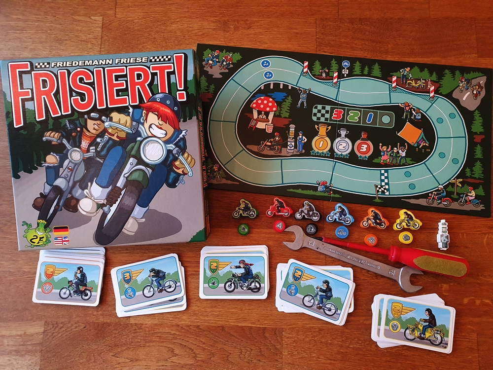 Spielkarton und Inhalt