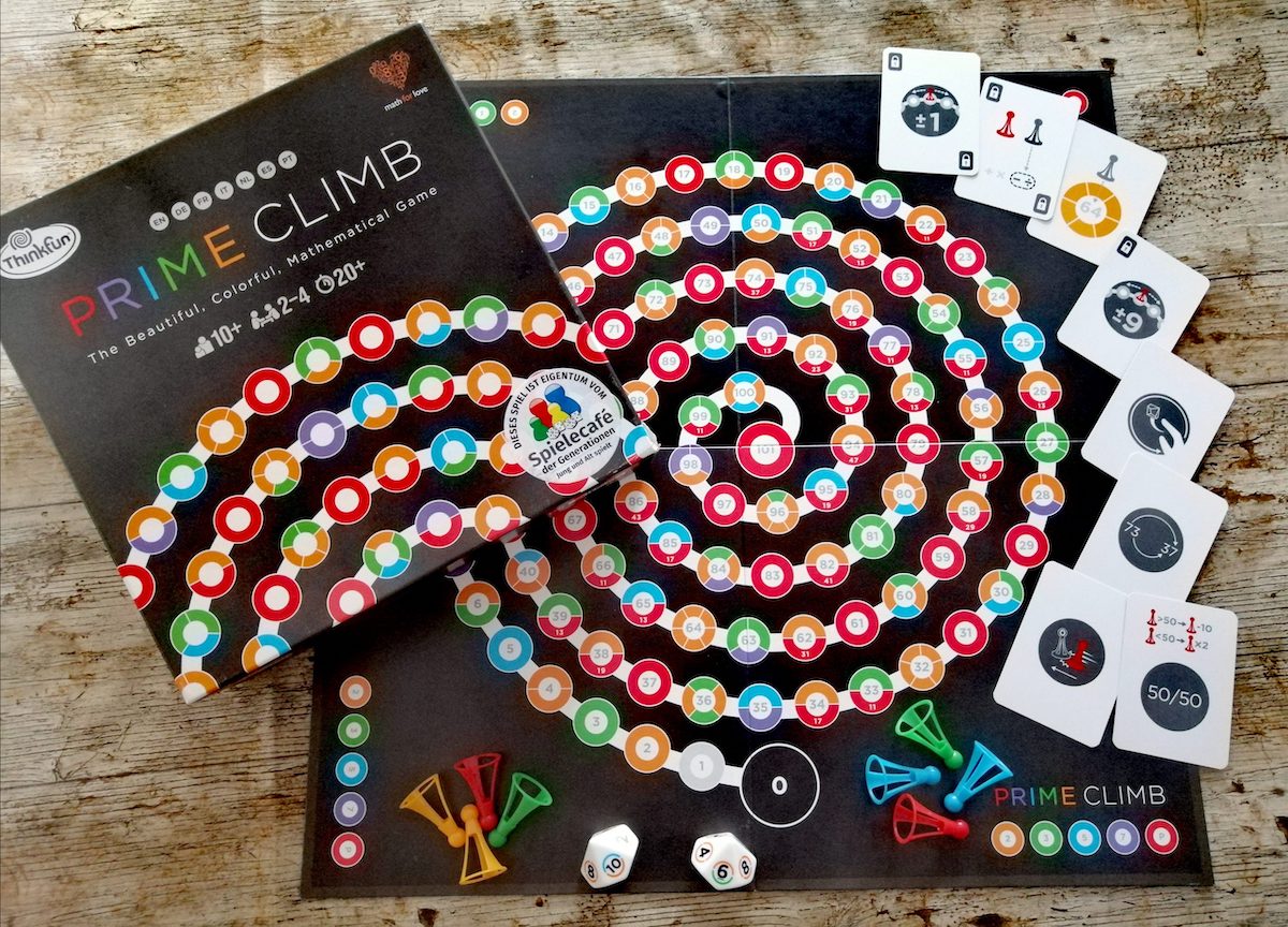 Spieleschachtel mit Inhalt