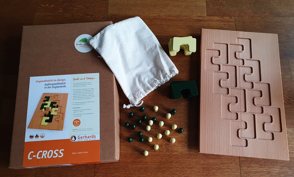 Spielkarton und Inhalt