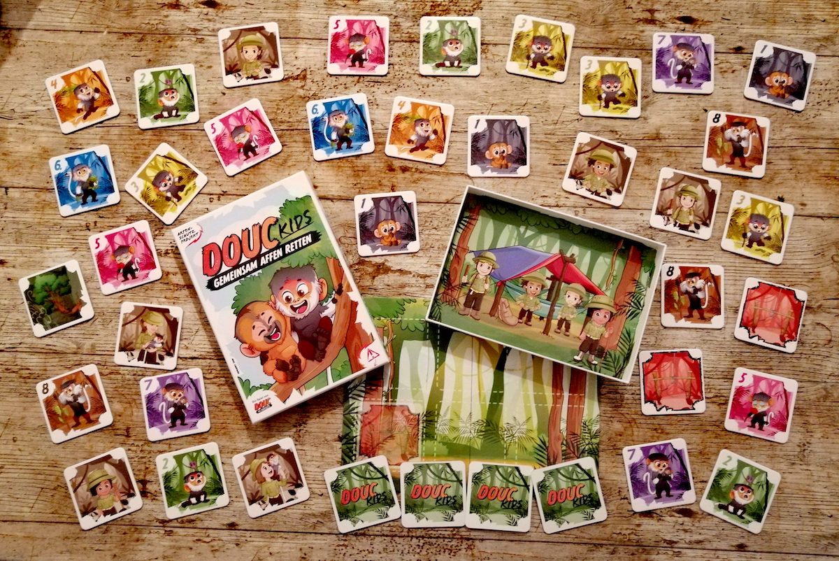 Spieleschachtel mit Inhalt