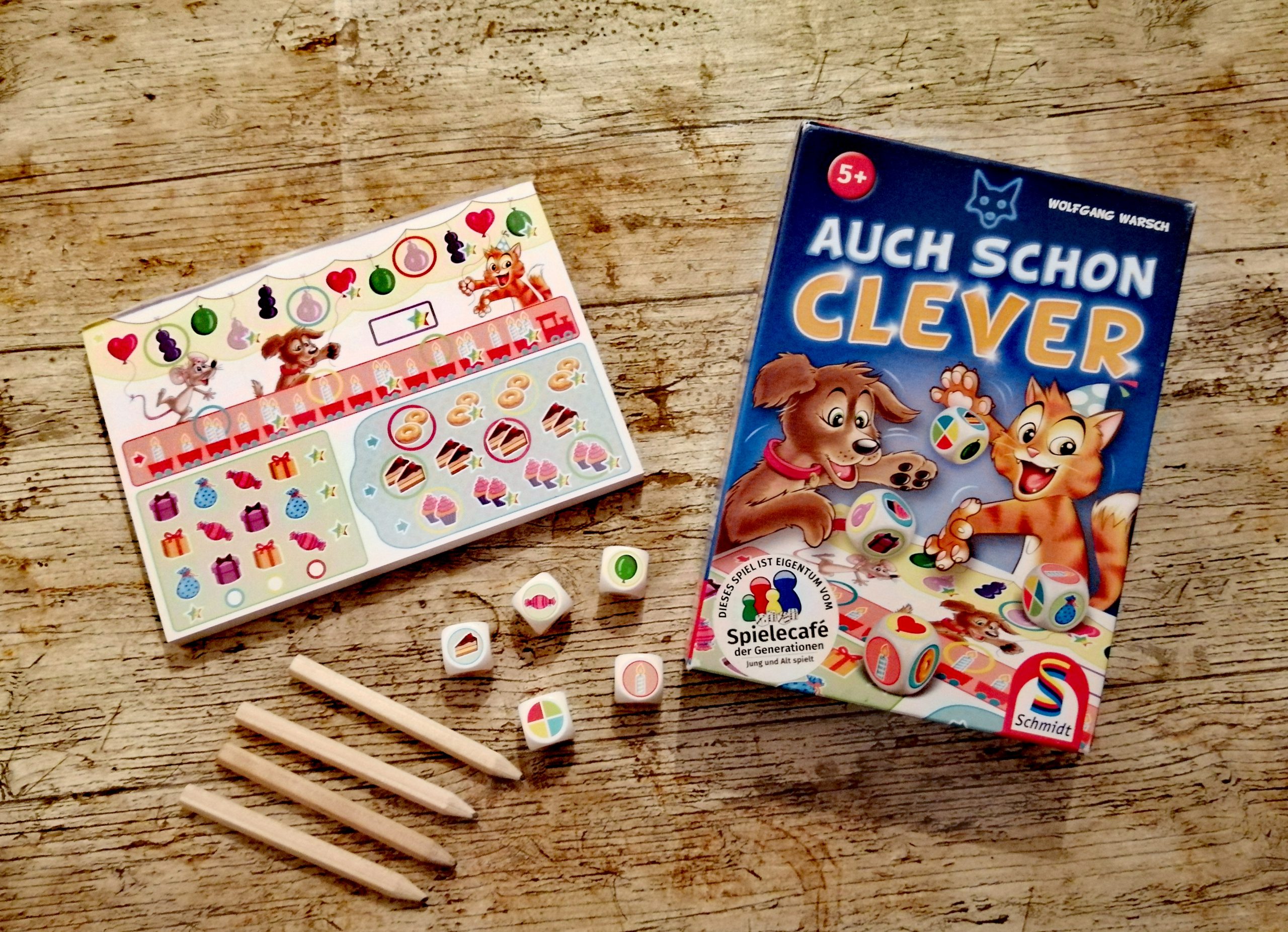 Spieleschachtel mit Inhalt