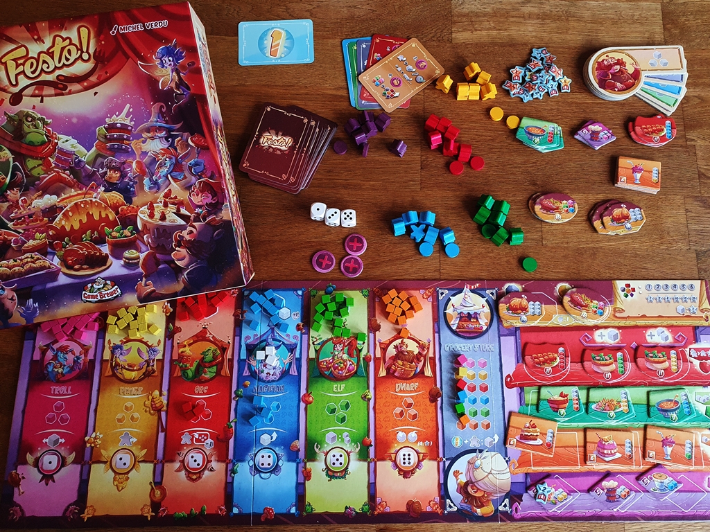 Spielkarton und Inhalt