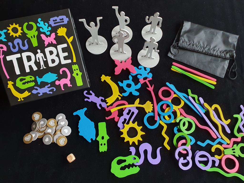 Spielkarton und Inhalt