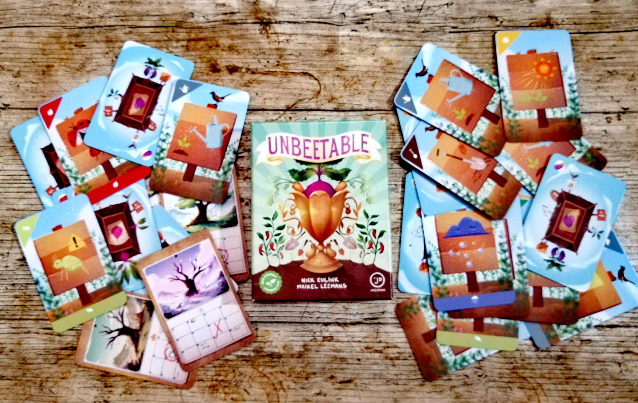 Spieleschachtel mit Inhalt