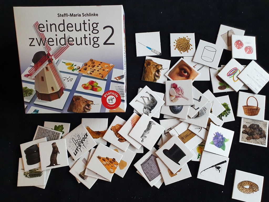 Spielkarton und Inhalt