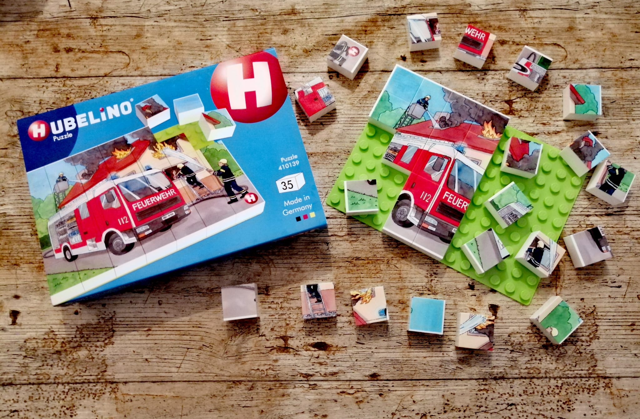 Spieleschachtel mit Inhalt