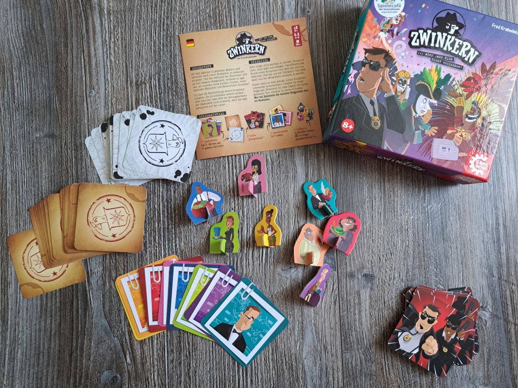 Spielkarton und Spielmaterial