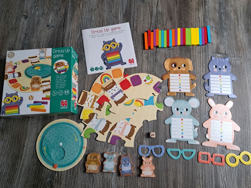 Spielmaterial und Spielkarton