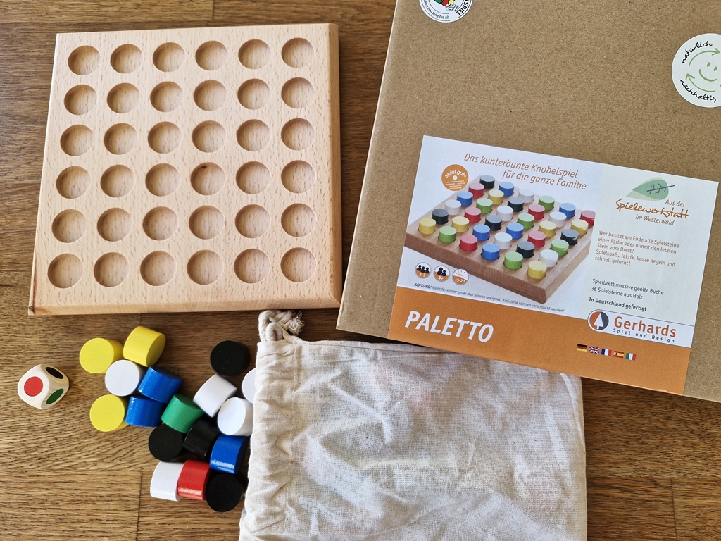 Spielkarton und Inhalt