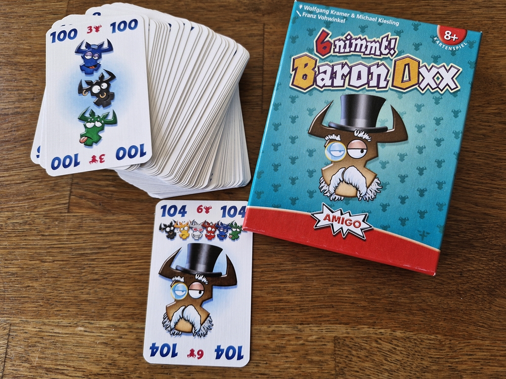 Spielkarton und Inhalt