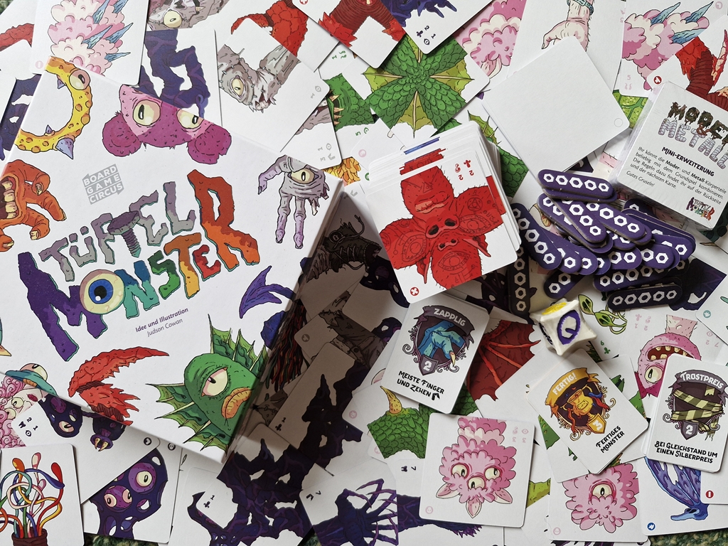 Spielkarton und Inhalt